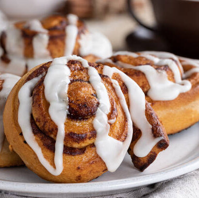 Keto cinnamon rolls