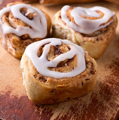Keto cinnamon rolls