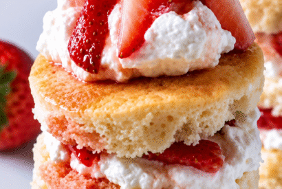 Thumbnail for Easy Keto Strawberry Shortcake Recipe (Flaky & Tender!)